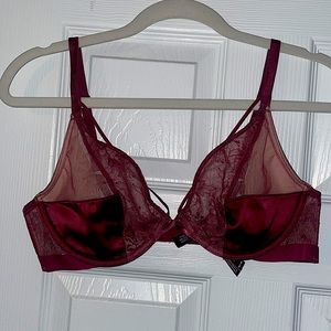 Victoria’s Secret Very Sexy Unlined Plunge Bra